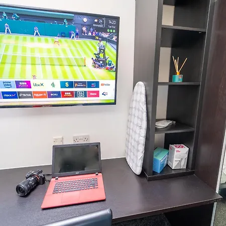 Compact Near The City In Selly Oak * Birmingham