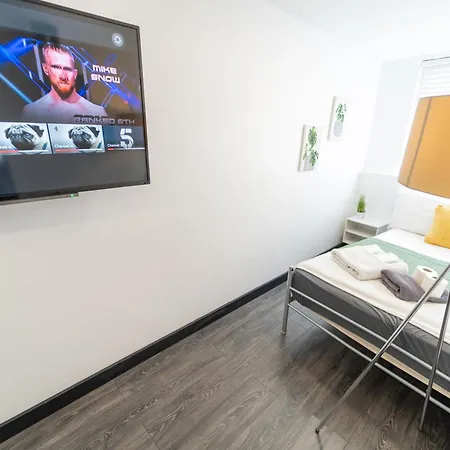 Compact Near The City In Selly Oak *