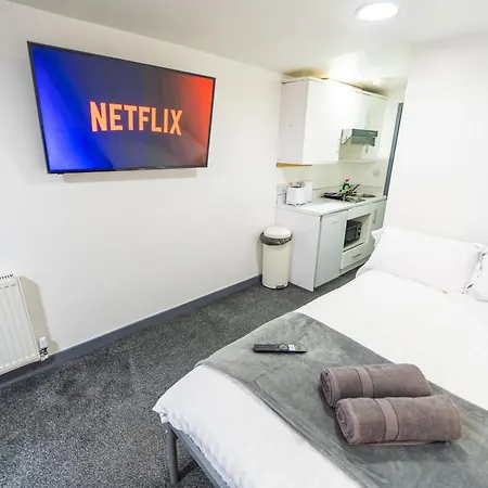 Compact Near The City In Selly Oak Birmingham