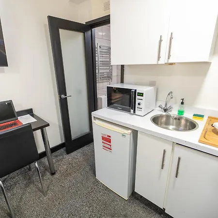 Compact Near The City In Selly Oak * Birmingham